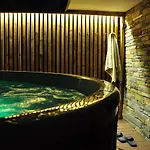 Jodla Jacuzzi&sauna Habitación en casa particular *