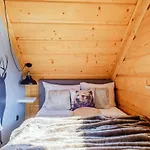 Willa Jodla Jacuzzi&Sauna Homestay *