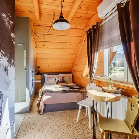 Willa Jodla Jacuzzi&Sauna Homestay *